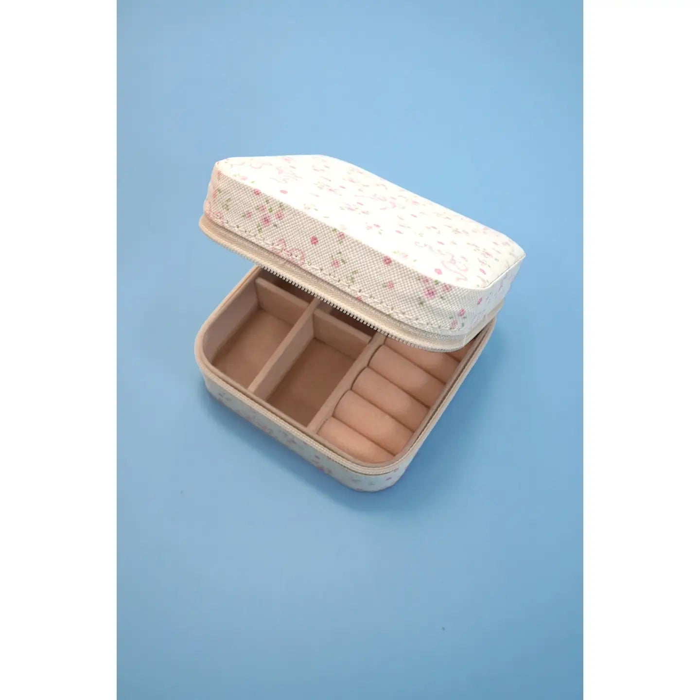 Pink bows jewelry case